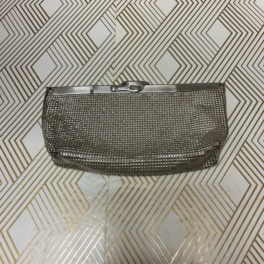 Vintage 1940’s Whiting & Davis Silver Dimple Mesh Hinged Clutch Purse HTF